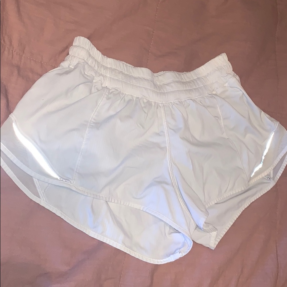 COPY - Lululemon Hotty Hot Shorts 2.5”